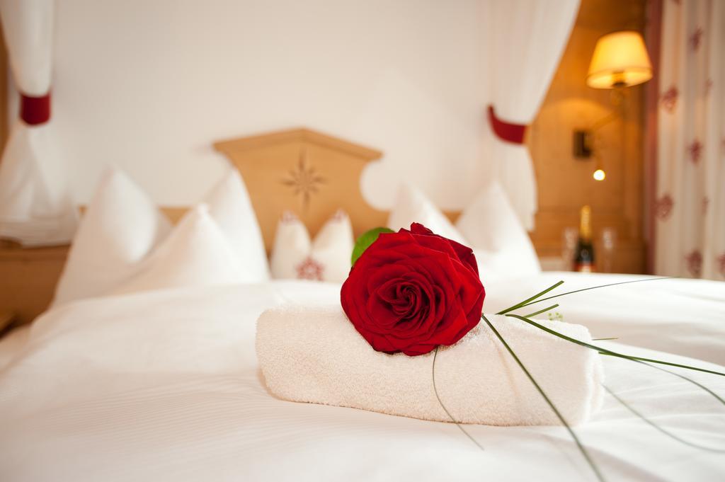 Ferienschloessl Harmonie Hotell Holzgau Exteriör bild
