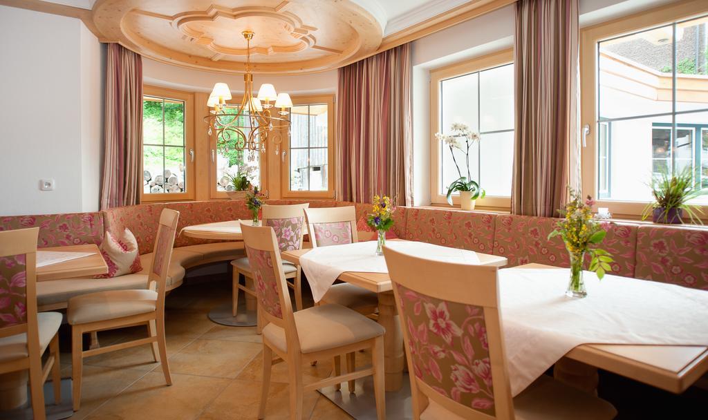 Ferienschloessl Harmonie Hotell Holzgau Exteriör bild