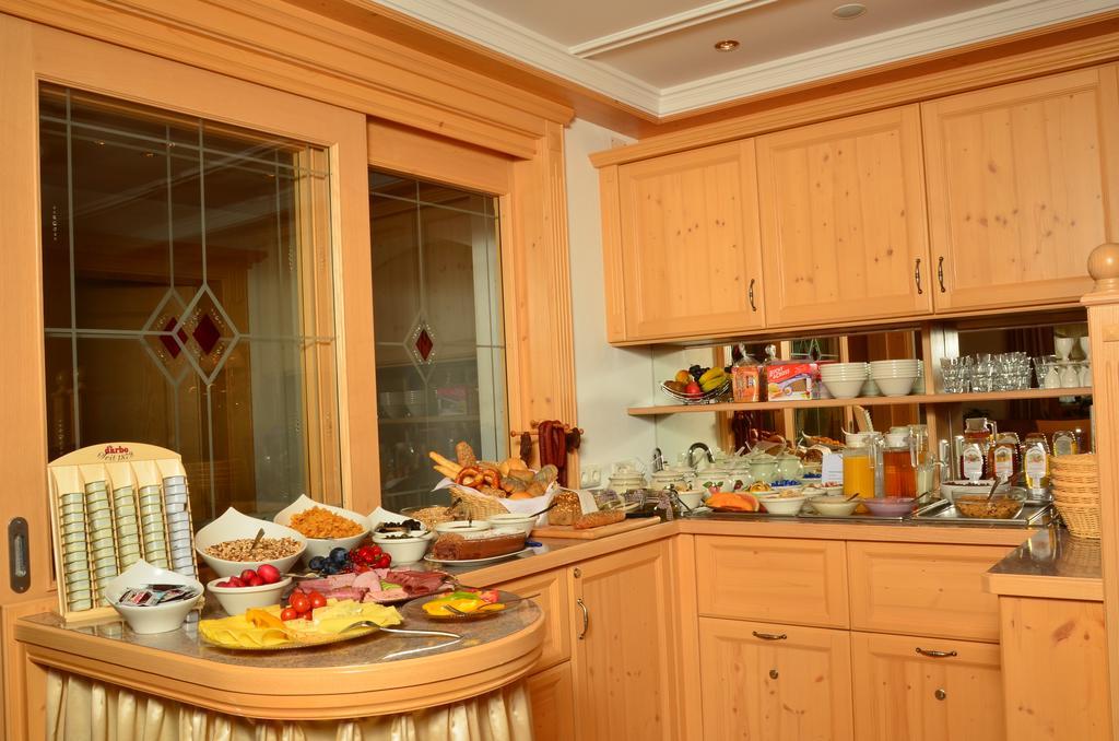 Ferienschloessl Harmonie Hotell Holzgau Exteriör bild