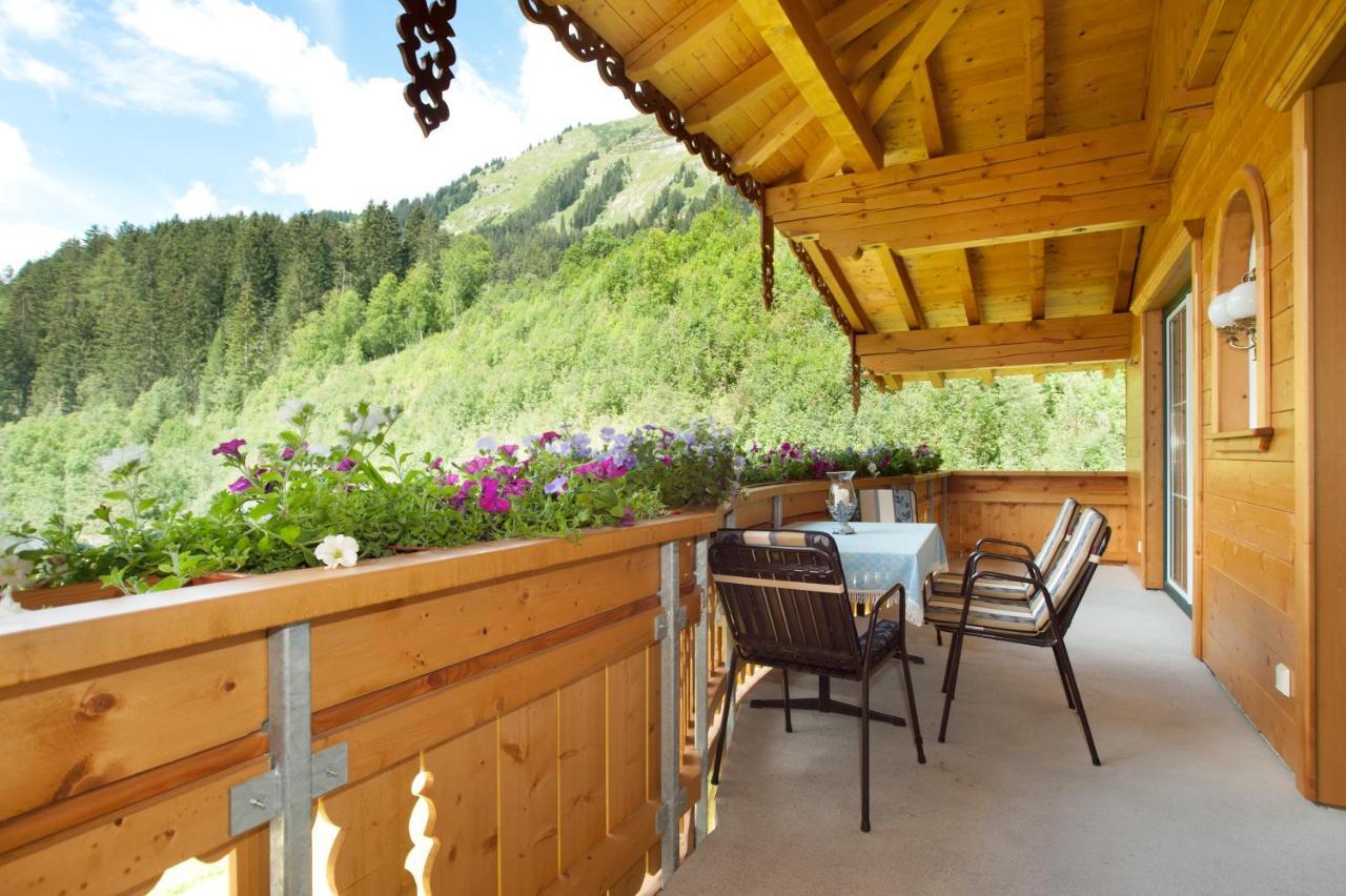 Ferienschloessl Harmonie Hotell Holzgau Exteriör bild