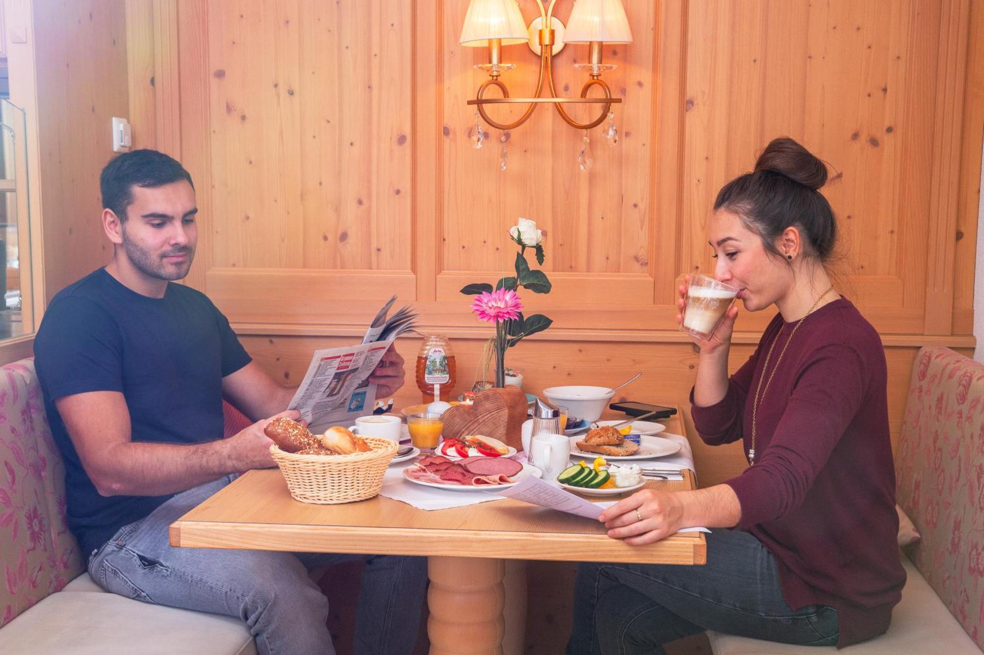 Ferienschloessl Harmonie Hotell Holzgau Exteriör bild