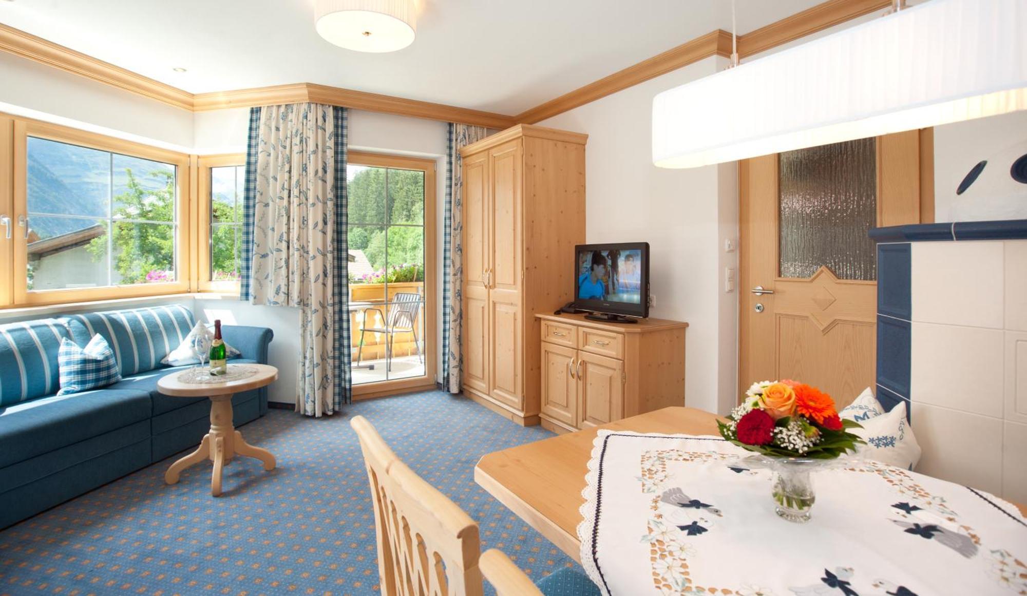 Ferienschloessl Harmonie Hotell Holzgau Exteriör bild