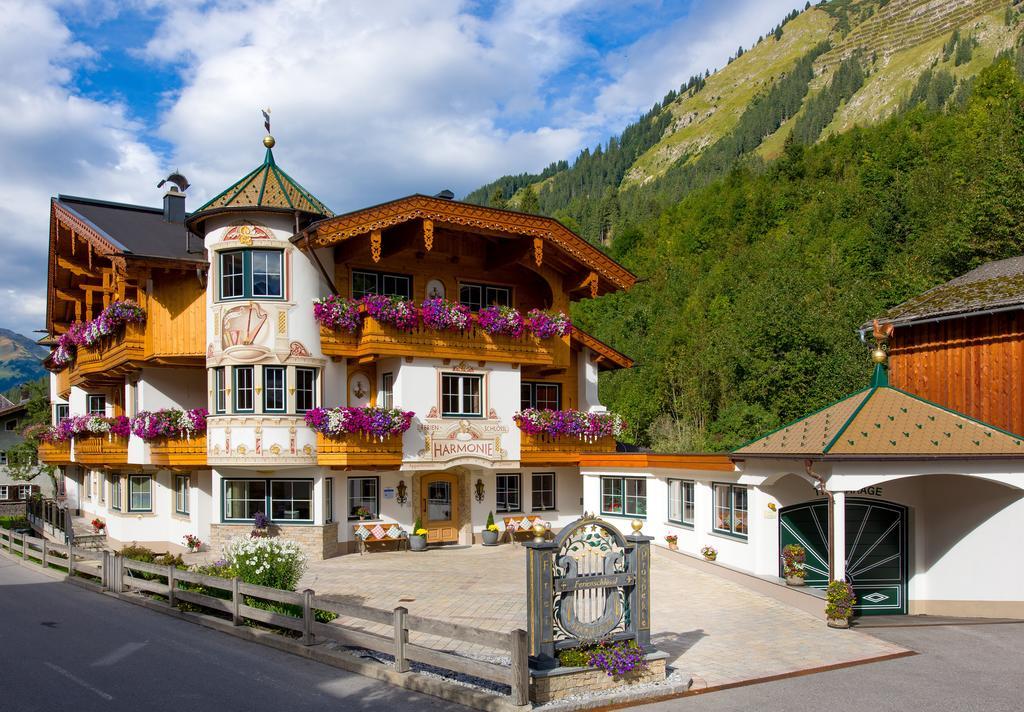 Ferienschloessl Harmonie Hotell Holzgau Exteriör bild