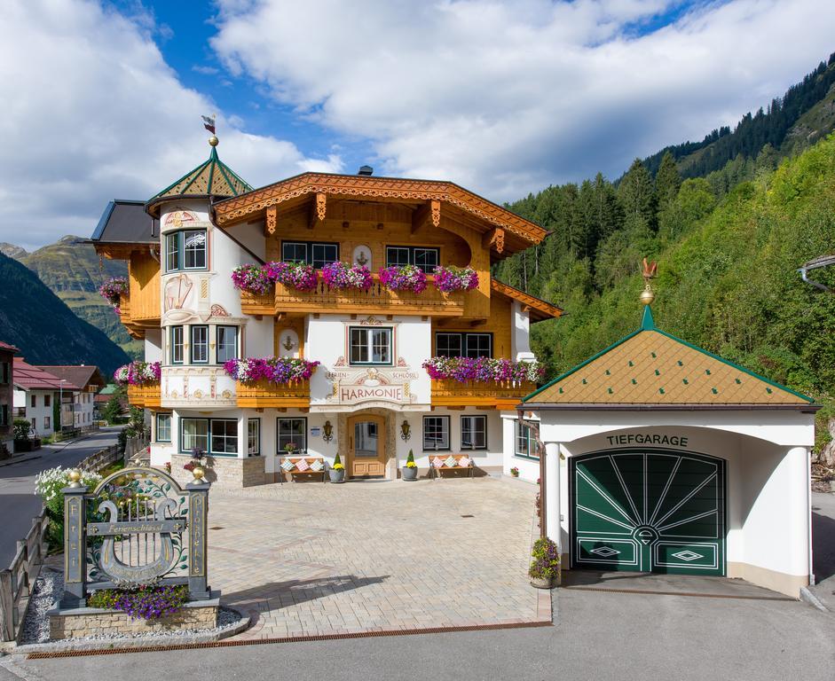 Ferienschloessl Harmonie Hotell Holzgau Exteriör bild
