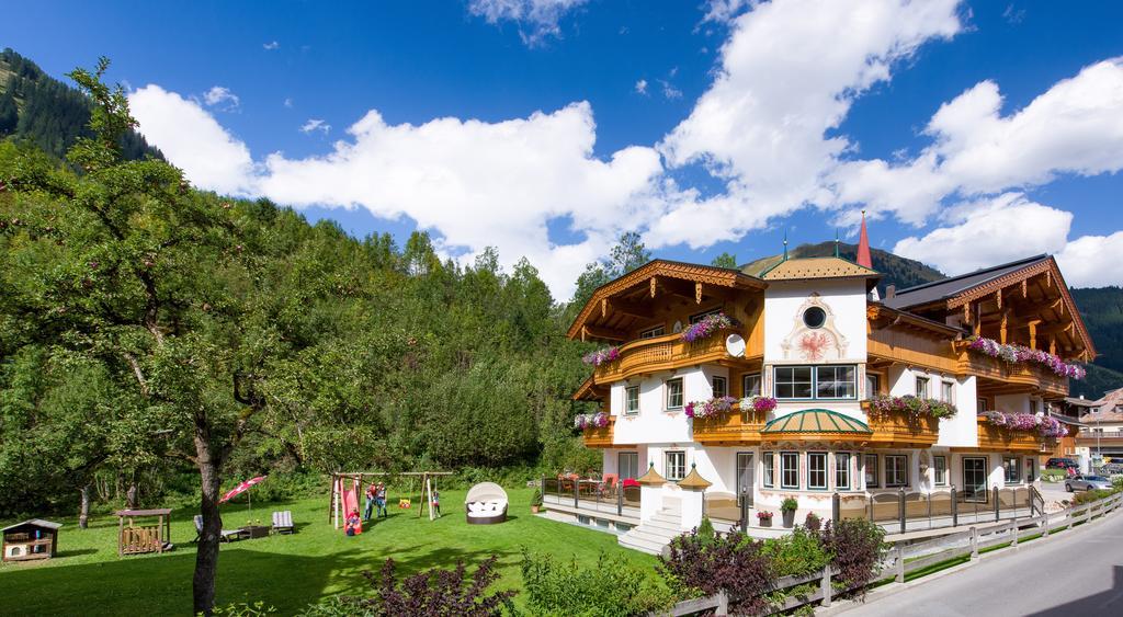 Ferienschloessl Harmonie Hotell Holzgau Exteriör bild