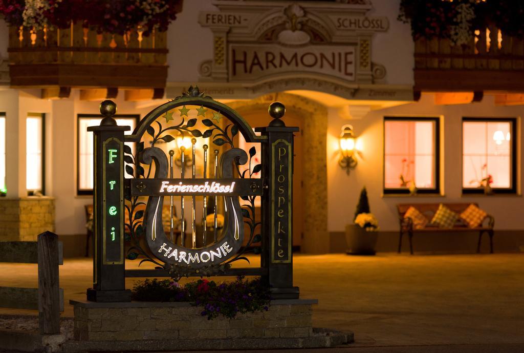 Ferienschloessl Harmonie Hotell Holzgau Exteriör bild