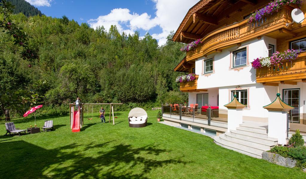 Ferienschloessl Harmonie Hotell Holzgau Exteriör bild