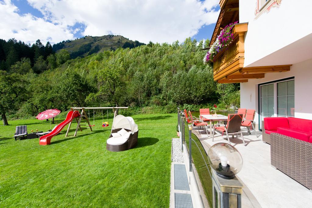Ferienschloessl Harmonie Hotell Holzgau Exteriör bild